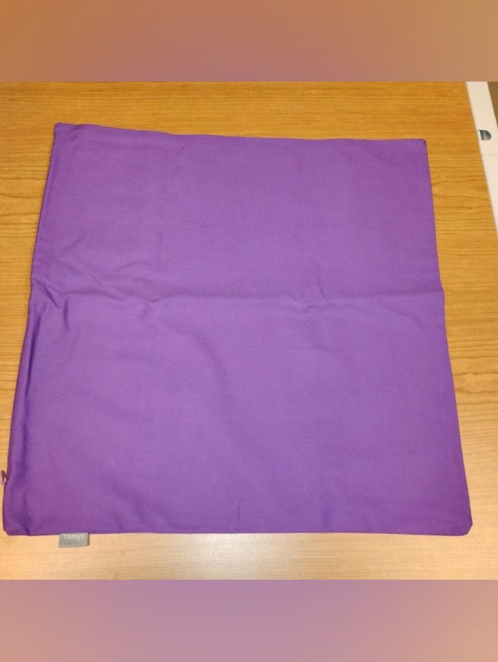 Thmyo 4 Pack Purple Zippered throw pillow covers / cushion covers NWT